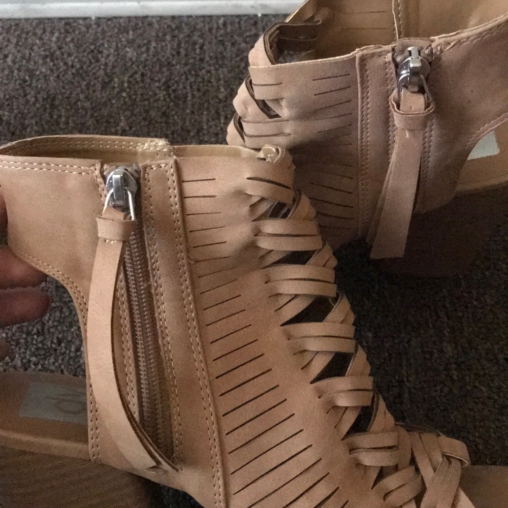 DV Heels